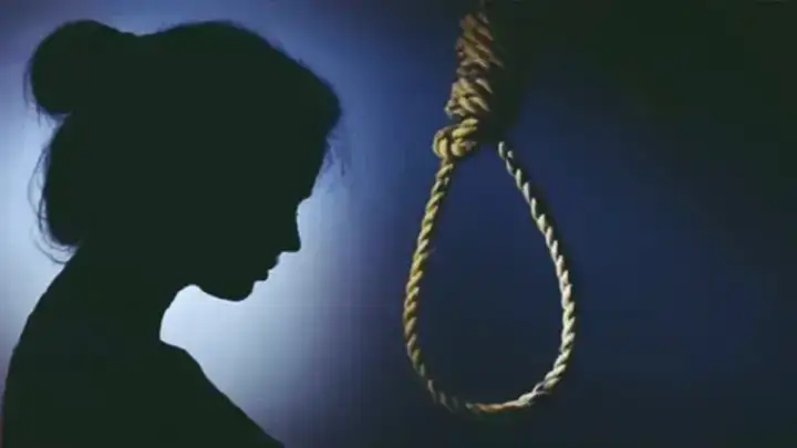 পারিবারিক কলহের জেরে এক গৃহবধূর আত্মহত্যা