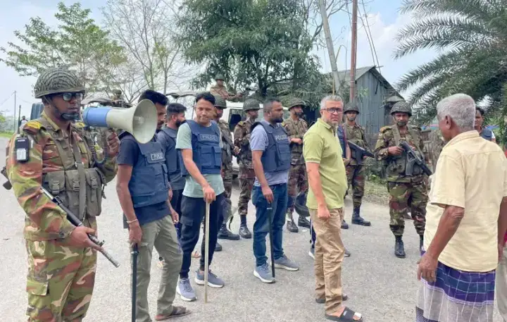 বিবিয়ানা গ্যাসক্ষেত্র এলাকায় উত্তেজনা: সংঘর্ষ এড়াতে সেনাবাহিনী-পুলিশের যৌথ টহল
