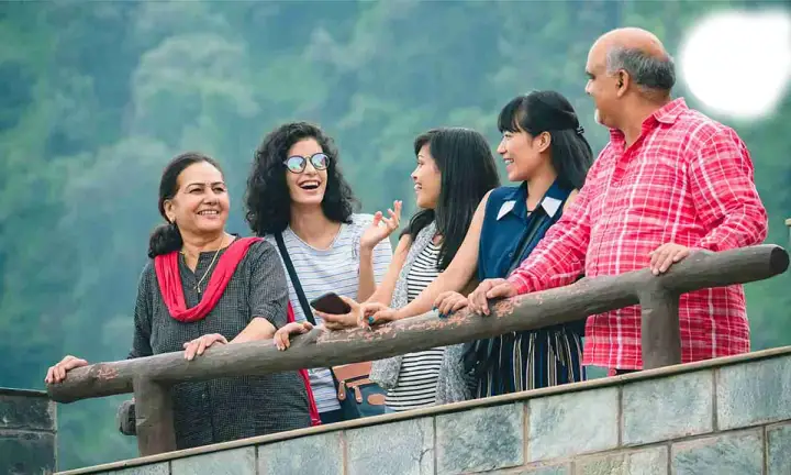 মা–বাবাকে ঘুরাতে নিলেই মিলবে ছুটি ও ভাতা!