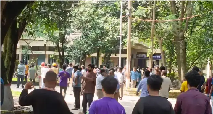 হাবিপ্রবিতে সংঘর্ষের ঘটনায় ৩১ শিক্ষার্থী সাময়িক বহিষ্কার, হল ছাড়ার নির্দেশ
