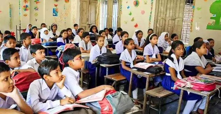 ঈদ ও গ্রীষ্মকালীন ছুটি শেষে রোববার থেকে আবারও ক্লাসে ফিরছে শিক্ষার্থীরা