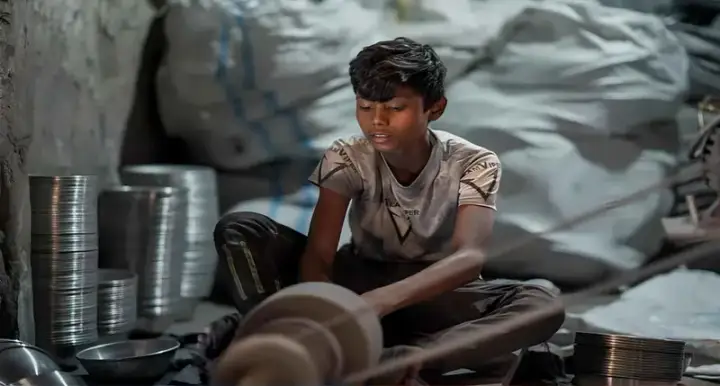 শিশুর হাতে বই, নয় শ্রমের বোঝা: আজ বিশ্ব শিশুশ্রম প্রতিরোধ দিবস