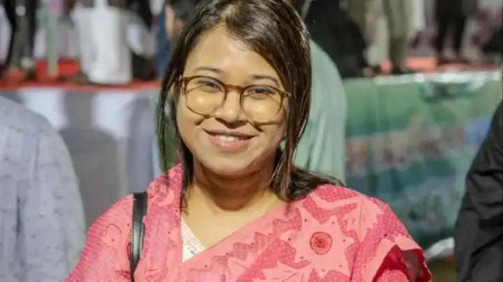 নুরকে আমরা নেতা বানাইছি, তিনি ‘আম্মা’ ডাকছিলেন হাসিনারে!