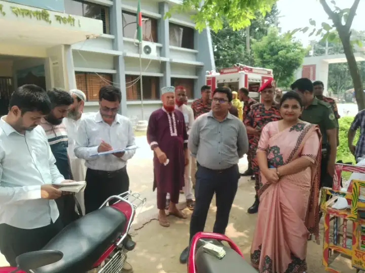 বদলগাছীতে সার পাচারের সময় হাতেনাতে আটক, ডিলারকে জরিমানা